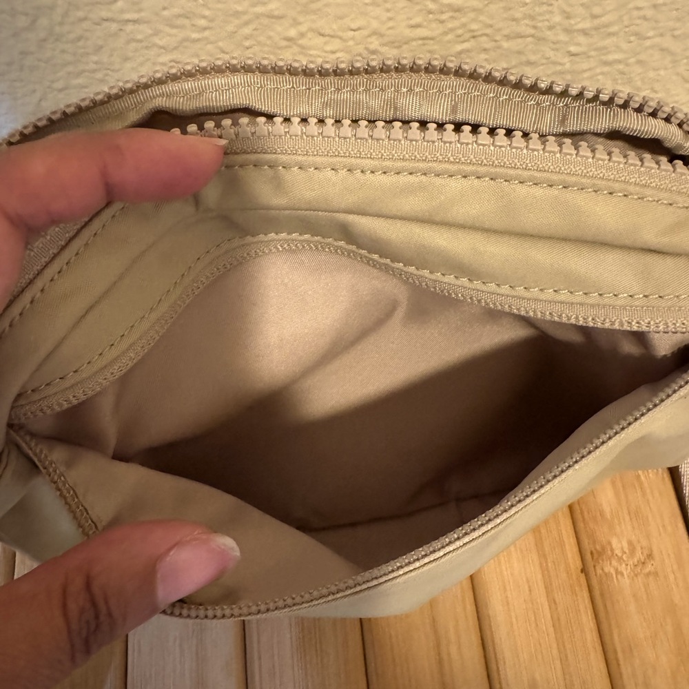 Lululemon Athletica Tan 1L Belt Bag - Picture 4 of 6